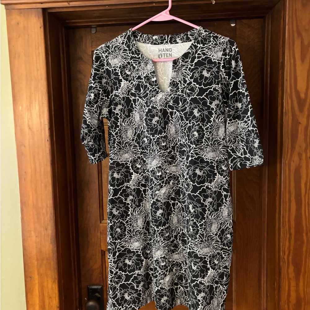Hang Ten Black and White Floral Long Sleeve Dress